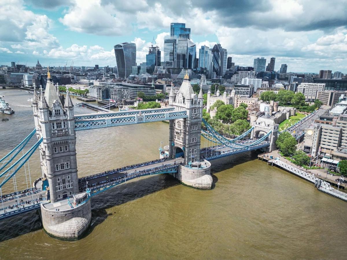 Stunning 1 Bed Luxury Garden Londra